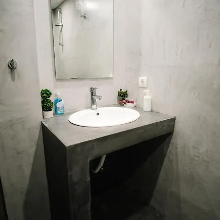 Violet Center * Kavála